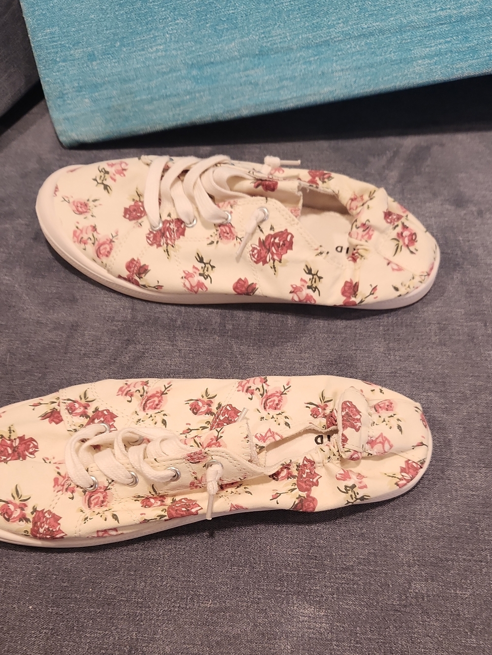 Torrid Floral Riley Ruched Sneaker - Picture 5 of 6